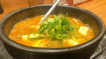 カルビ 丼 と スン 豆腐 専門 店 韓 丼