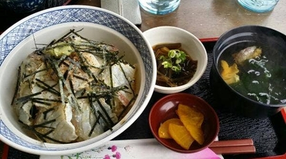 郷土料理 潮風 徳島県鳴門市鳴門町土佐泊浦 うどん 魚介 海鮮料理 海鮮丼 丼もの Yahoo ロコ