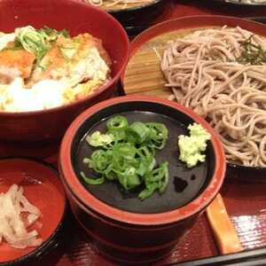 杵屋 福岡アクロス店 福岡県福岡市中央区天神 うどん Yahoo ロコ