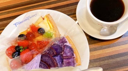 フルーツケーキファクトリー 新さっぽろ店 北海道札幌市厚別区厚別中央二条 ケーキ屋 カフェ スイーツ テイクアウト シュークリーム Yahoo ロコ