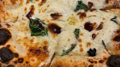 400 C Pizza 岡山県岡山市北区富田町 ピザ Yahoo ロコ