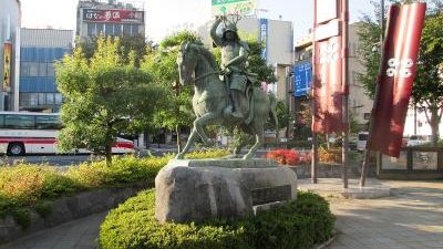 真田幸村公騎馬像 長野県上田市天神 Yahoo ロコ