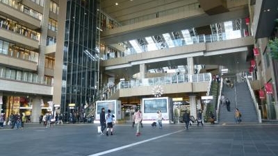 アトリウム広場 大阪府大阪市北区梅田 Yahoo ロコ