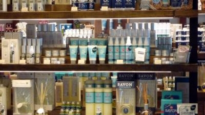 Laurel グランフロント大阪店 大阪府大阪市北区大深町 Yahoo ロコ