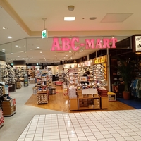 ABCマート 横須賀モアーズシティ店の写真