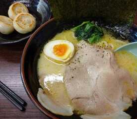 横浜家系ラーメンかまし家 半田本店(愛知県半田市東郷町/ラーメン 