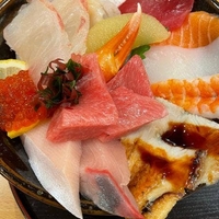 海鮮丼 魚しんの写真
