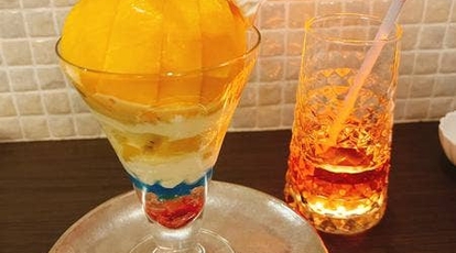 パフェと果実酒(沖縄県宜野湾市字大謝名/ダイニングバー) - Yahoo!ロコ