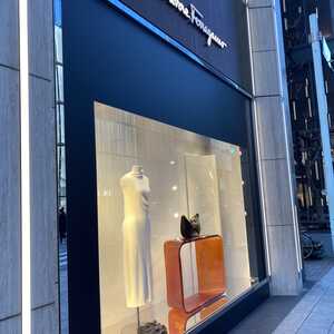 Ferragamo 店舗 discount 東京