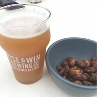 RISE&WIN Brewing Co.BBQ&General Storeの写真