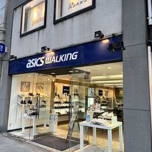 Asics store outlet khar
