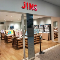 JINS 横浜ランドマークプラザ店の写真