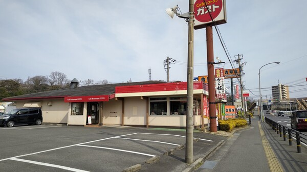 ガスト 亀山店の説明